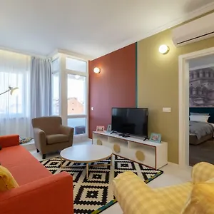 דירה Vitosha Blvd 3-bedroom, 2-bathroom Lux, סופיה