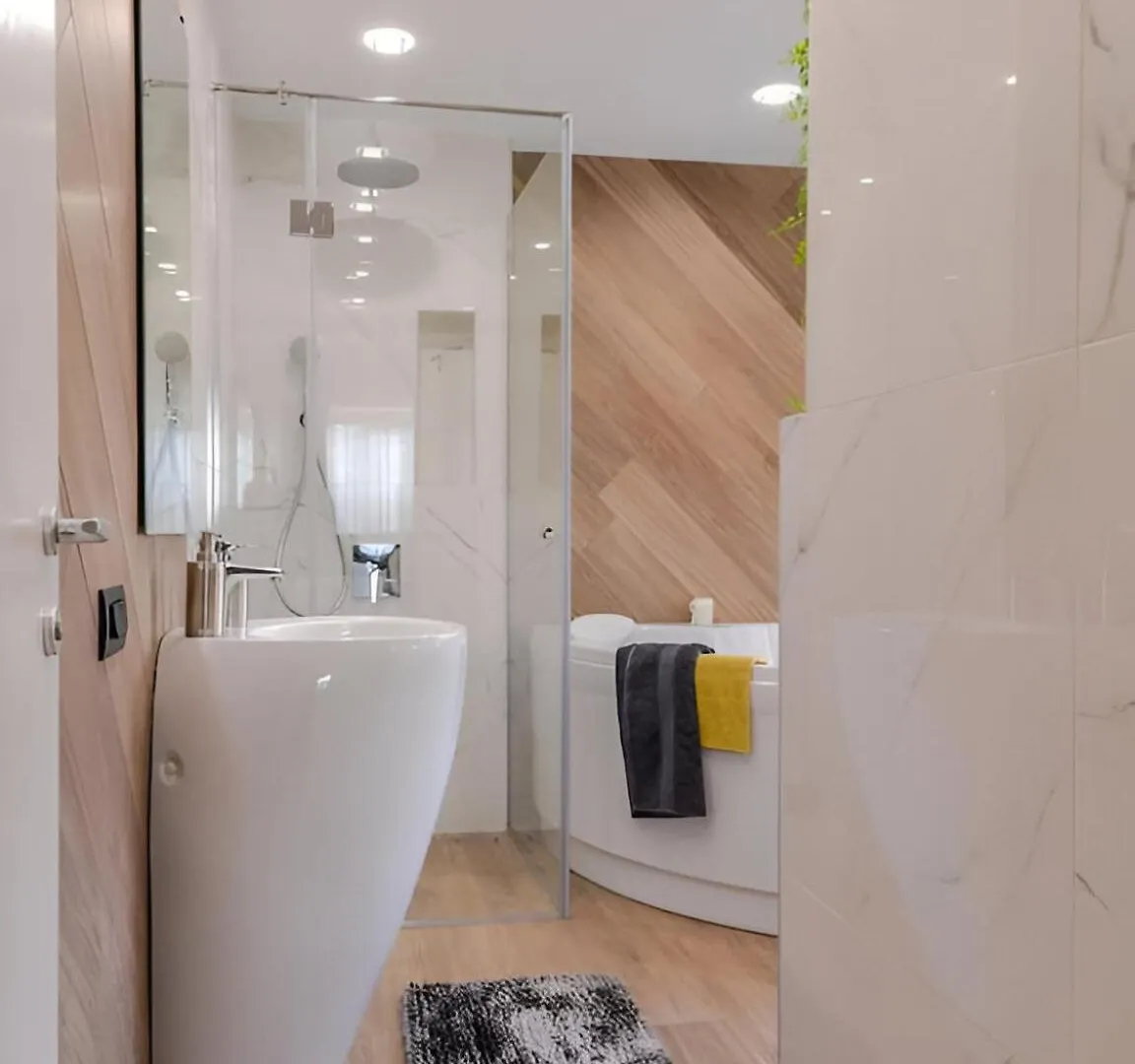 Appartamento Urban Eden - Lux & Style, 2-Bedroom, 2-Bathroom Sofia Bulgaria