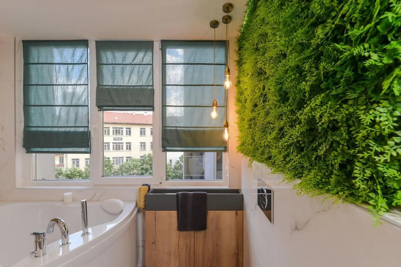 Urban Eden - Lux & Style, 2-Bedroom, 2-Bathroom Sofia